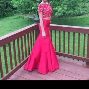 Gorgeous 2 piece worn only one time